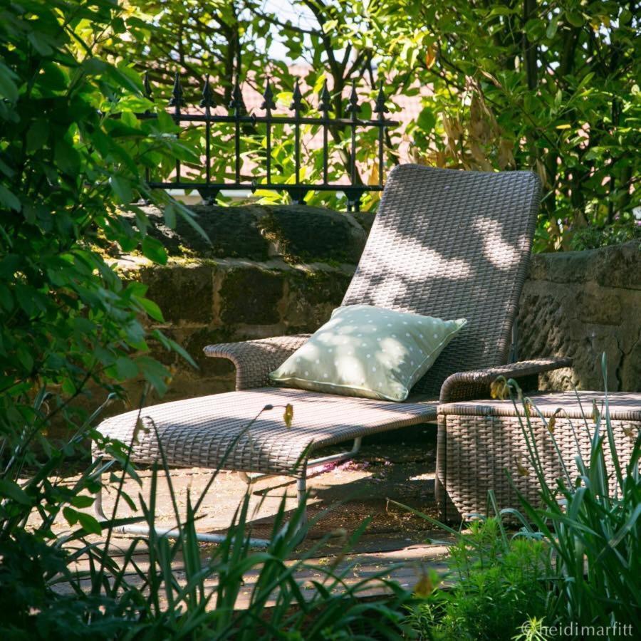 Willow Cottage B&B Yeadon Екстериор снимка